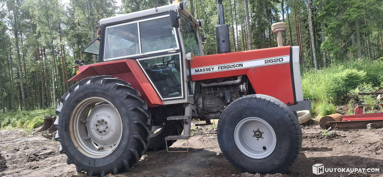 Massey Ferguson 2620, 1986 Traktori, Leppävirta - Máy cày: hình 4 Massey Ferguson 2620, 1986 Traktori, Leppävirta - Máy cày: hình 4