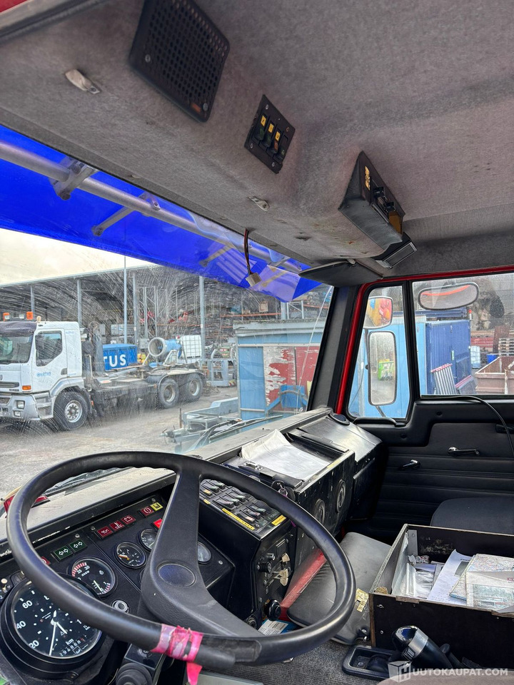 Xe bồn Sisu säiliöauto, 1983, Vantaa: hình 8