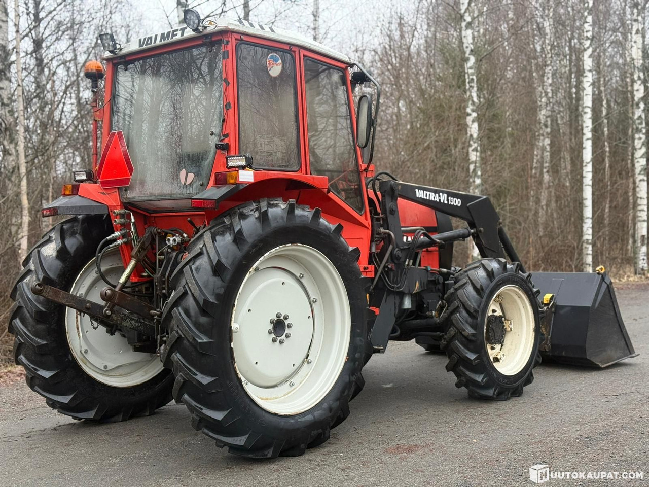 Valmet 604, 4x4 with front loader, 1985 — Well equipped!!, Jyväskylä - Máy cày: hình 5 Valmet 604, 4x4 with front loader, 1985 — Well equipped!!, Jyväskylä - Máy cày: hình 5