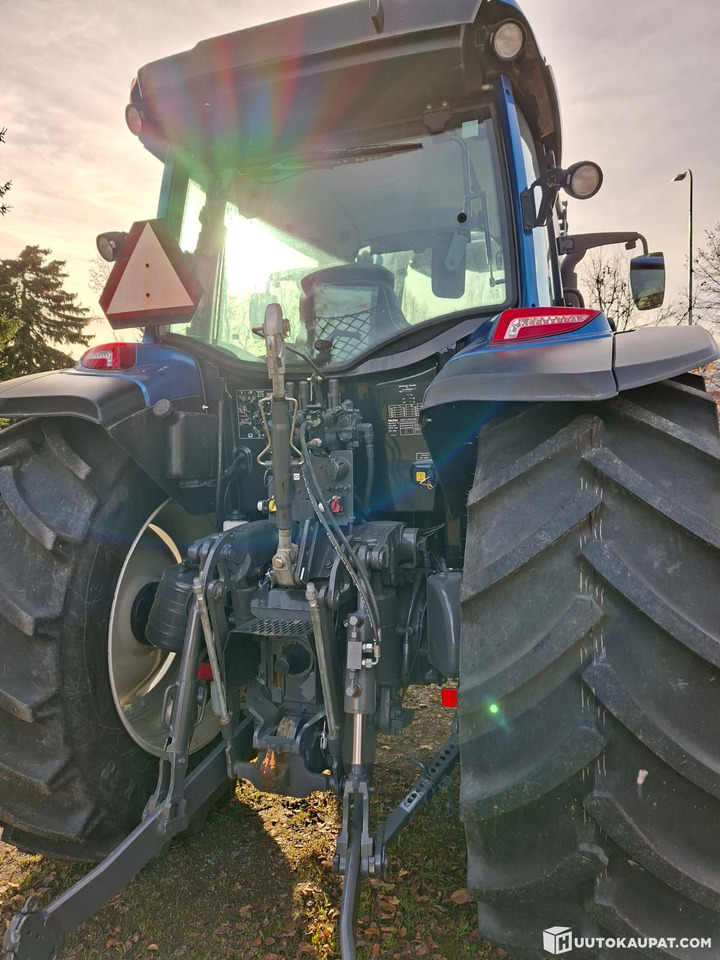 Valtra A134 with front loader, model year 2019, Kurikka - Máy cày: hình 4 Valtra A134 with front loader, model year 2019, Kurikka - Máy cày: hình 4