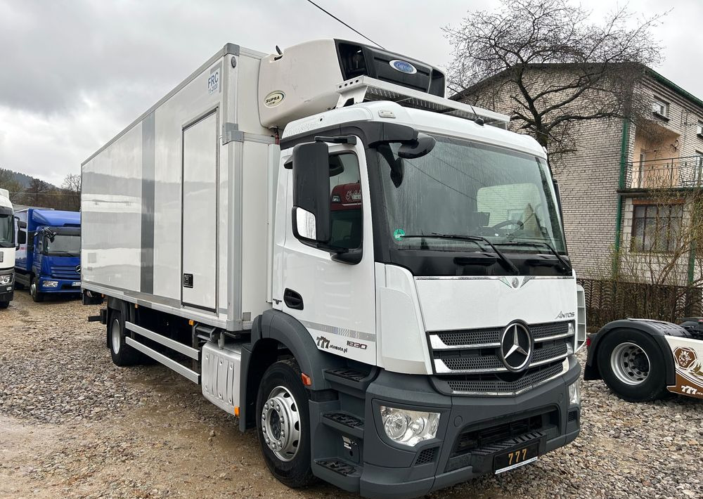 Mercedes-Benz Antos 1824 CARRIER SUPRA 1150 DRZWI + winda i drzwi boczne / 7.7m / z Holandii / KLIMA LEKKI / Axor man Tgm T1000-R THERMO King - Xe tải đông lạnh: hình 1 Mercedes-Benz Antos 1824 CARRIER SUPRA 1150 DRZWI + winda i drzwi boczne / 7.7m / z Holandii / KLIMA LEKKI / Axor man Tgm T1000-R THERMO King - Xe tải đông lạnh: hình 1