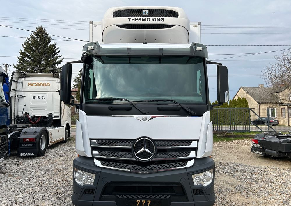 Mercedes-Benz Antos 1824 THERMO King DRZWI + winda + 2x drzwi boczne / 8.3m / z Holandii / KLIMA LEKKI / Axor man Tgm T1000-R - Xe tải đông lạnh: hình 4 Mercedes-Benz Antos 1824 THERMO King DRZWI + winda + 2x drzwi boczne / 8.3m / z Holandii / KLIMA LEKKI / Axor man Tgm T1000-R - Xe tải đông lạnh: hình 4