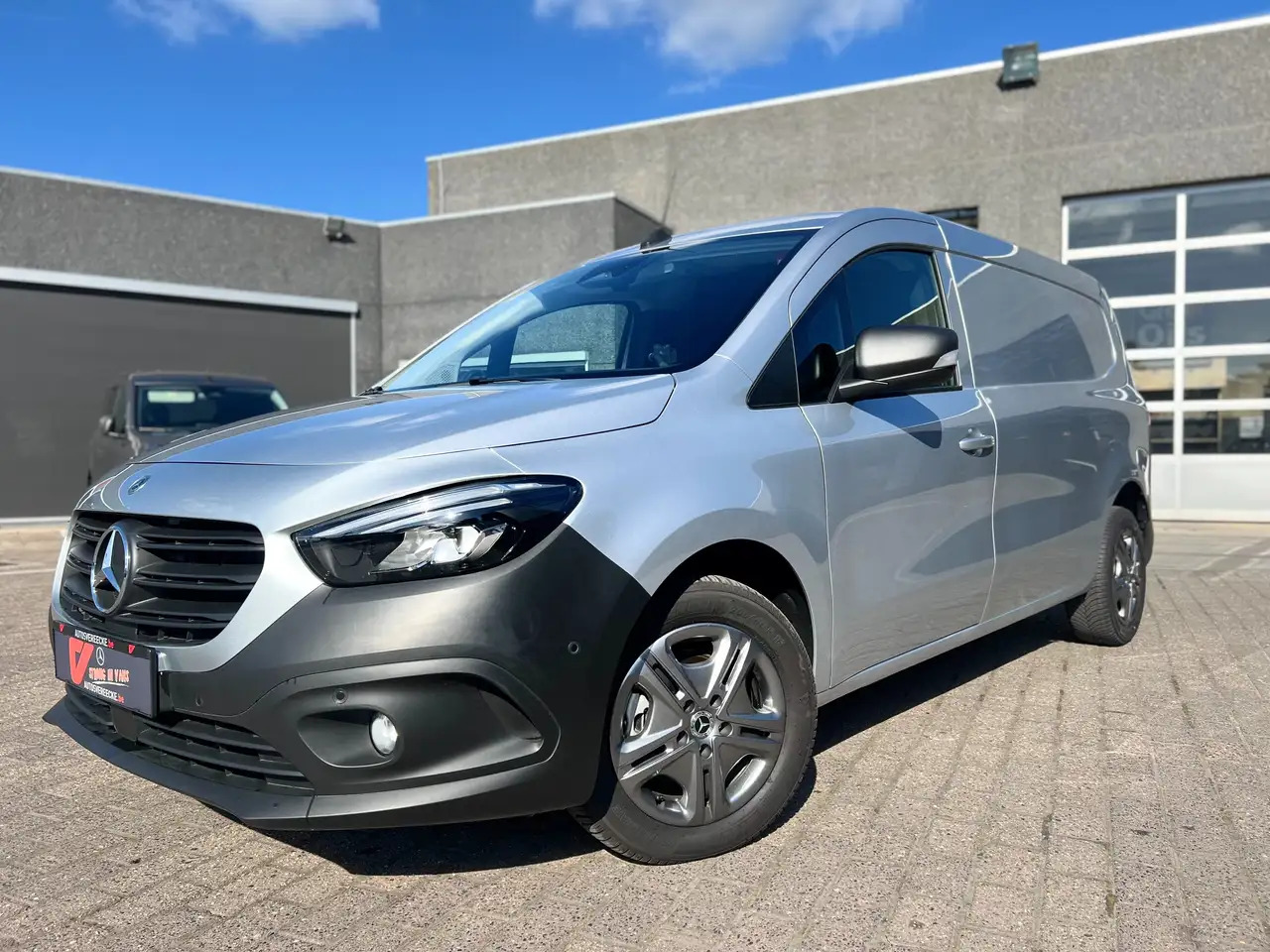 Mercedes-Benz Citan 112 EXTRA LANG (26.750ex.) Full Option| CAM - Xe van nhỏ gọn: hình 2 Mercedes-Benz Citan 112 EXTRA LANG (26.750ex.) Full Option| CAM - Xe van nhỏ gọn: hình 2