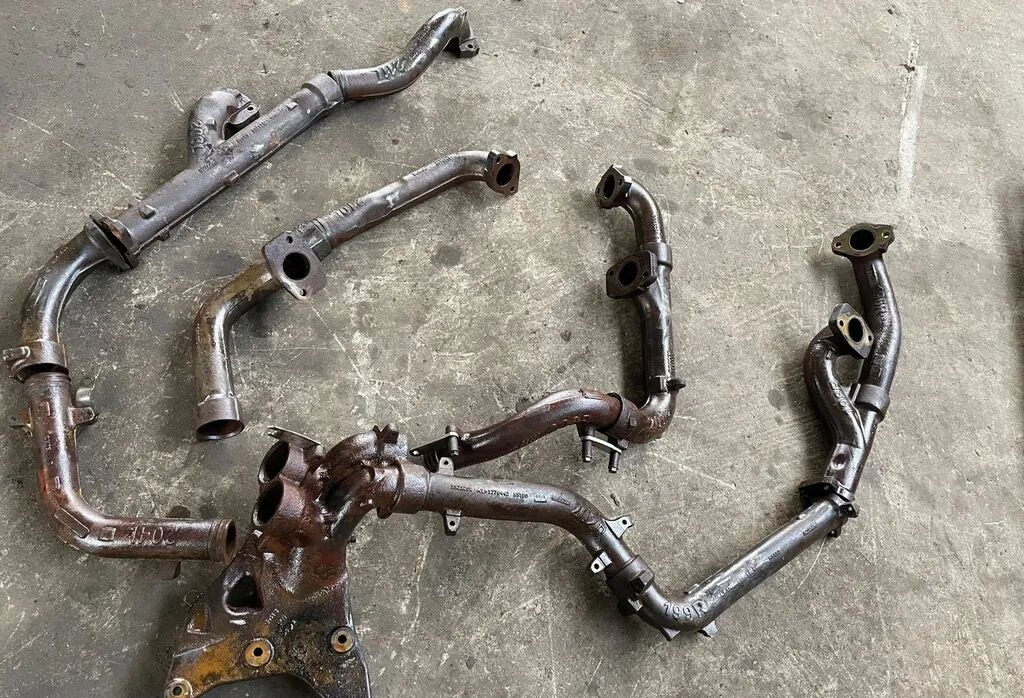 Scania R 730 V8 1906965 Scania R 730 V8 1906965 truck - Cổ góp xả cho Xe tải: hình 1 Scania R 730 V8 1906965 Scania R 730 V8 1906965 truck - Cổ góp xả cho Xe tải: hình 1