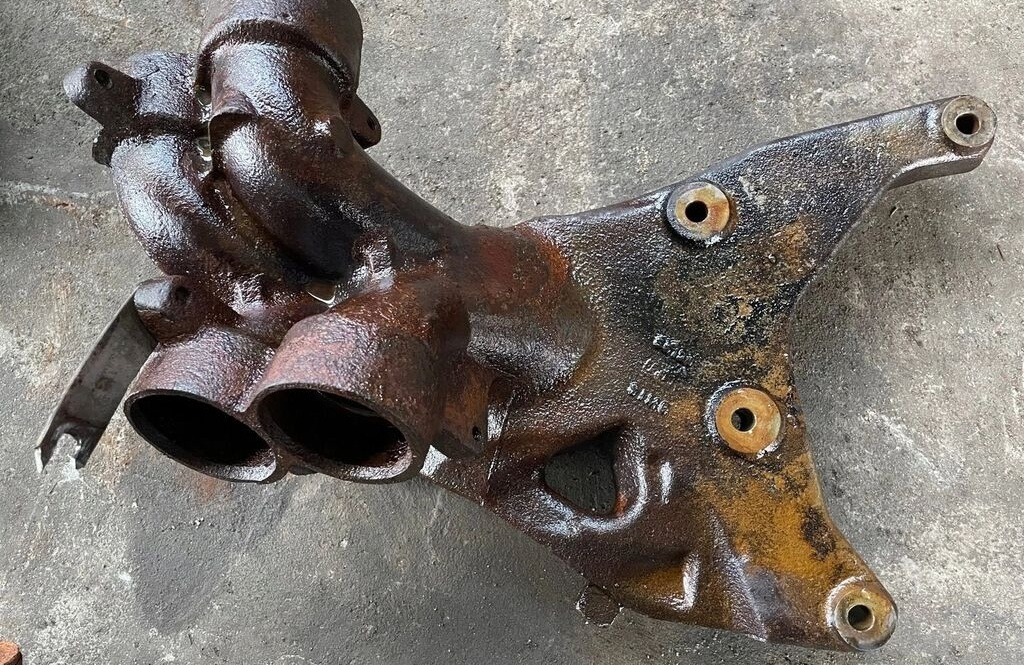 Scania R 730 V8 1906965 Scania R 730 V8 1906965 truck - Cổ góp xả cho Xe tải: hình 4 Scania R 730 V8 1906965 Scania R 730 V8 1906965 truck - Cổ góp xả cho Xe tải: hình 4