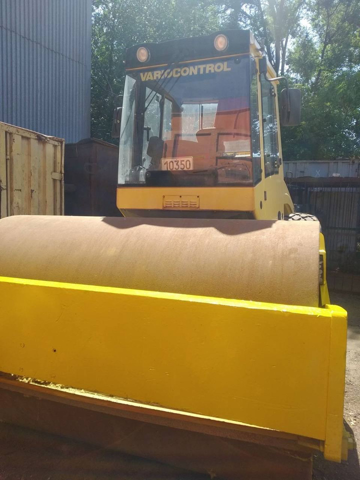 BOMAG BW 213 DH-4 - Máy đầm: hình 2 BOMAG BW 213 DH-4 - Máy đầm: hình 2