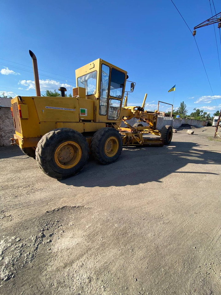KOMATSU GD661А-1 - Máy san: hình 2 KOMATSU GD661А-1 - Máy san: hình 2