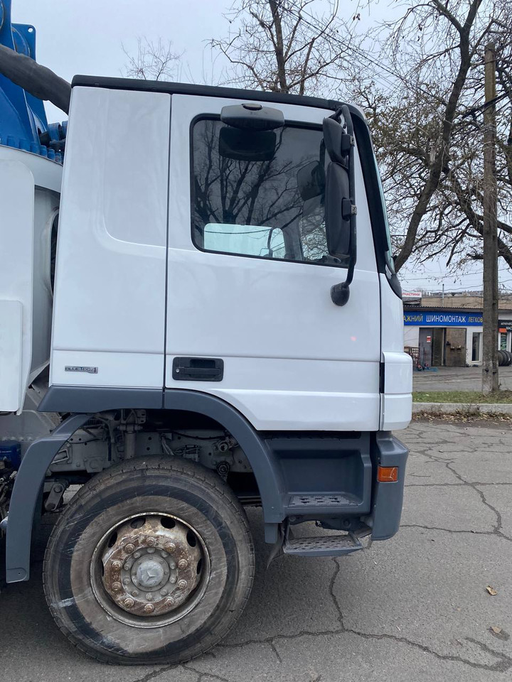 PUTZMEISTER Putzmeister on chassis Mercedes-Benz Actros Putzmeister 42m concrete pump - Xe bơm bê tông: hình 3 PUTZMEISTER Putzmeister on chassis Mercedes-Benz Actros Putzmeister 42m concrete pump - Xe bơm bê tông: hình 3