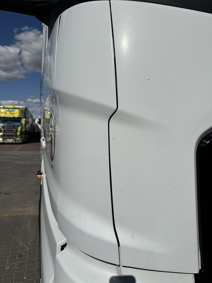 Ford F-Max - Góc cản: hình 2 Ford F-Max - Góc cản: hình 2