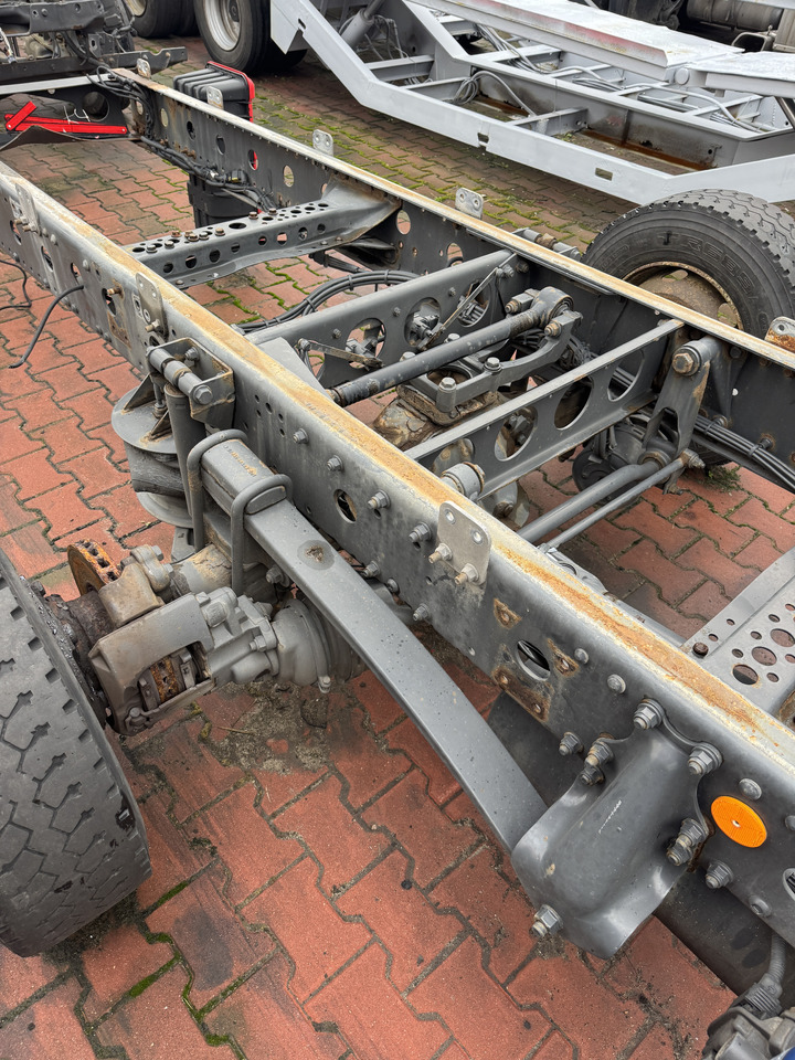 Mercedes Atego - Trục sau: hình 5 Mercedes Atego - Trục sau: hình 5