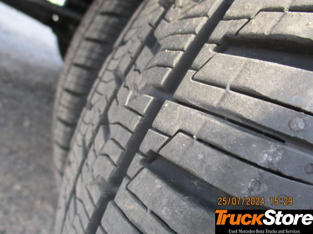 FUSO Canter 3C15 - Xe tải nhỏ thùng kín: hình 5 FUSO Canter 3C15 - Xe tải nhỏ thùng kín: hình 5