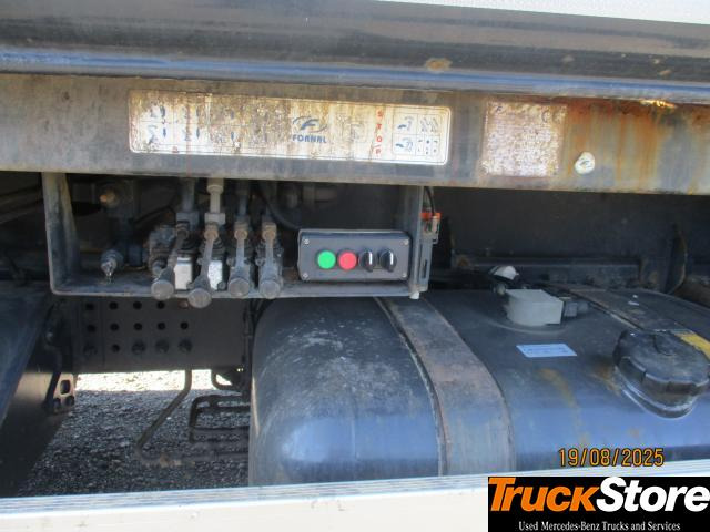 Mercedes-Benz Arocs 1845 LK - Xe tải chở thùng nhỏ: hình 5 Mercedes-Benz Arocs 1845 LK - Xe tải chở thùng nhỏ: hình 5