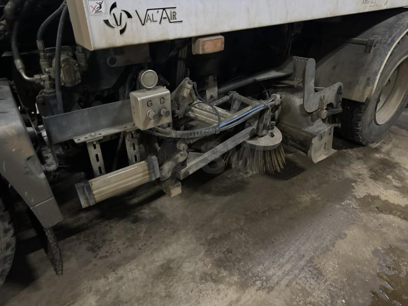 Mercedes Atego 1524 - Xe quét đường: hình 4 Mercedes Atego 1524 - Xe quét đường: hình 4