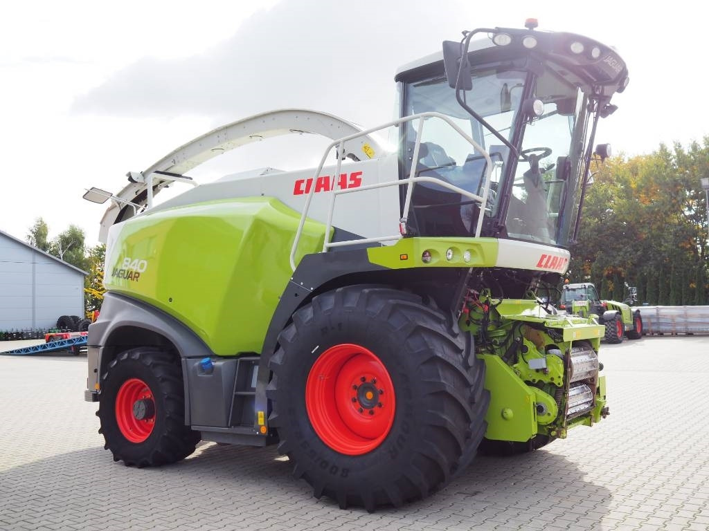 Claas Jaguar 840 4x4 - Máy gặt đập thức ăn gia súc: hình 4 Claas Jaguar 840 4x4 - Máy gặt đập thức ăn gia súc: hình 4