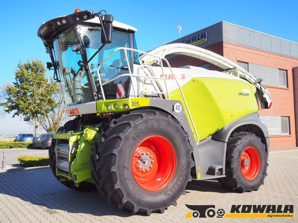Claas Jaguar 950 4x4 - Máy gặt đập thức ăn gia súc: hình 1 Claas Jaguar 950 4x4 - Máy gặt đập thức ăn gia súc: hình 1