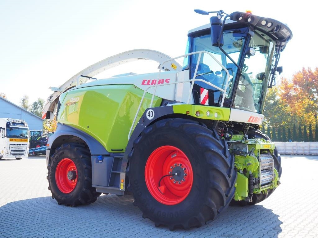 Claas Jaguar 950 4x4 - Máy gặt đập thức ăn gia súc: hình 4 Claas Jaguar 950 4x4 - Máy gặt đập thức ăn gia súc: hình 4