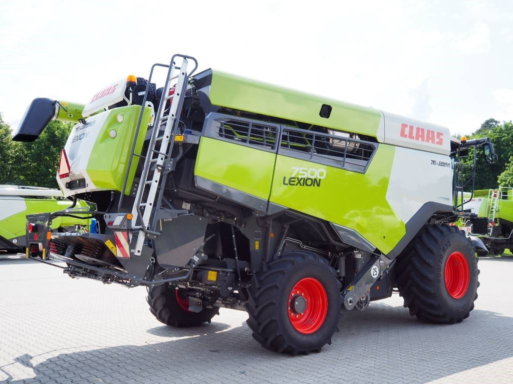 Claas Lexion 7500 + V930 - Máy gặt đập: hình 3 Claas Lexion 7500 + V930 - Máy gặt đập: hình 3