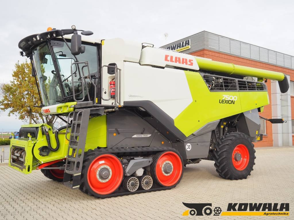 Claas Lexion 7500TT GPS + V930 - Máy gặt đập: hình 1 Claas Lexion 7500TT GPS + V930 - Máy gặt đập: hình 1