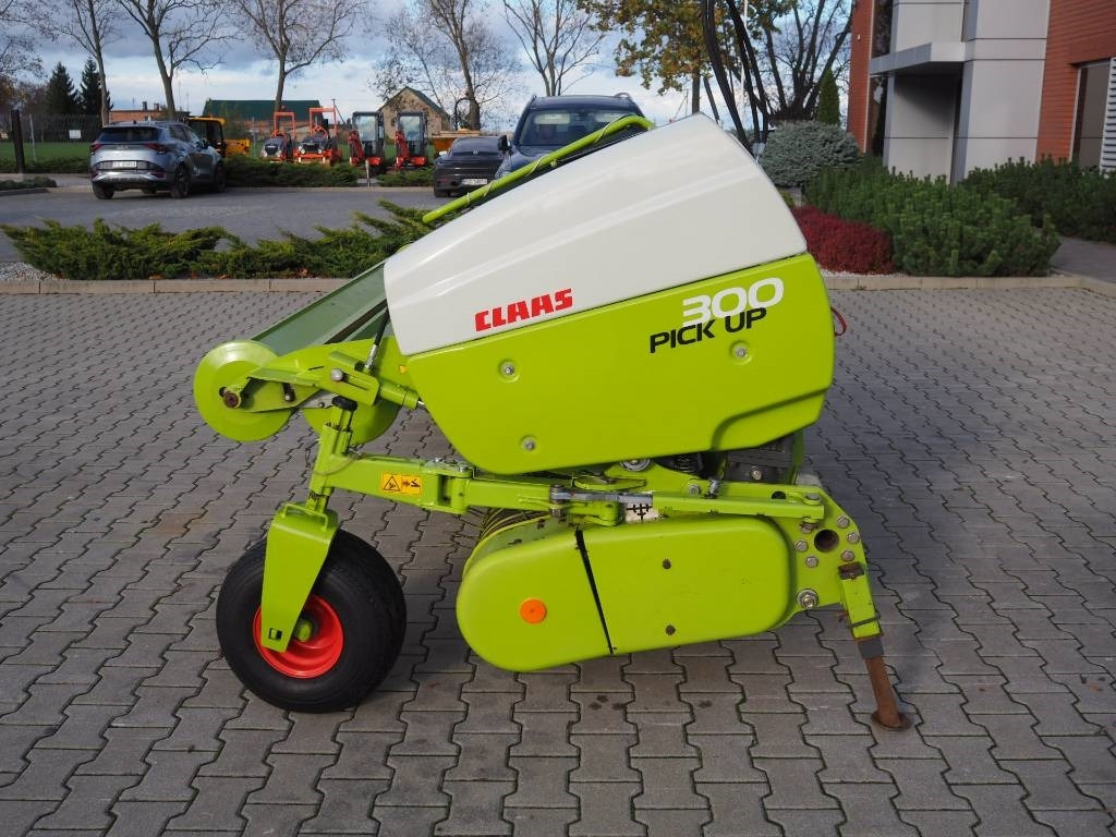 Claas PICK UP 300 HD - Đính kèm máy gặt đập thức ăn gia súc: hình 2 Claas PICK UP 300 HD - Đính kèm máy gặt đập thức ăn gia súc: hình 2