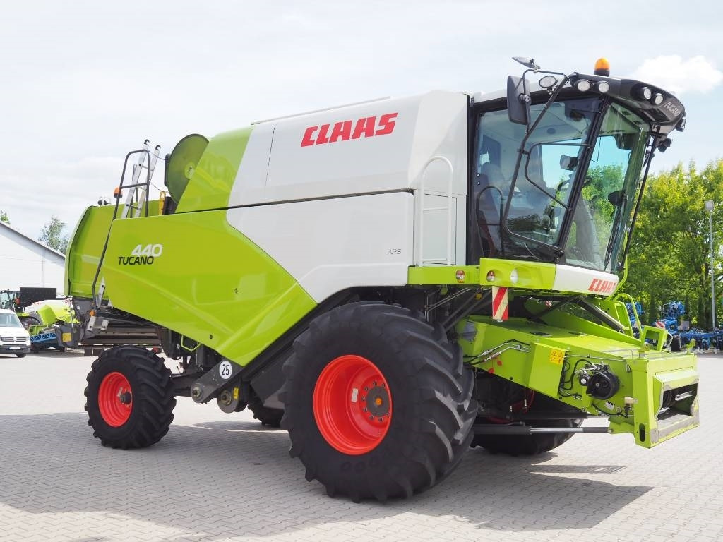 Claas Tucano 440 + V620 - Máy gặt đập: hình 4 Claas Tucano 440 + V620 - Máy gặt đập: hình 4