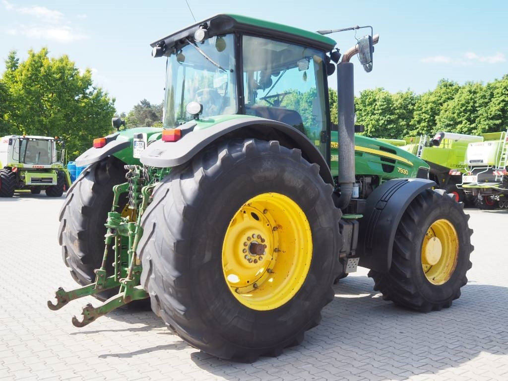 John Deere 7930 - Máy cày: hình 3 John Deere 7930 - Máy cày: hình 3