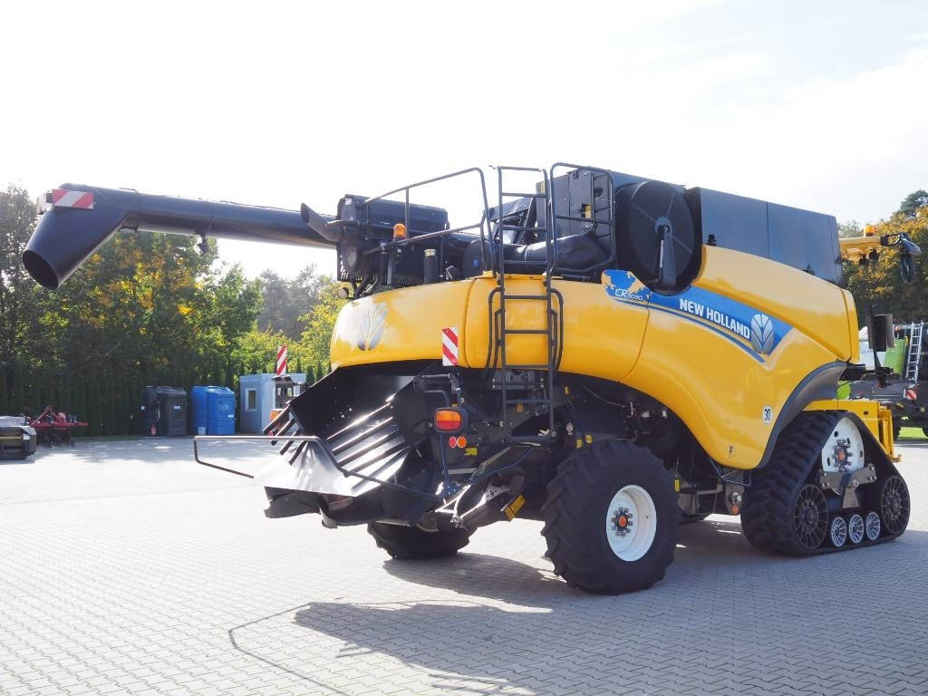 New Holland CR 9090 SmartTrax 4WD + VF 10,7 m - Máy gặt đập: hình 3 New Holland CR 9090 SmartTrax 4WD + VF 10,7 m - Máy gặt đập: hình 3