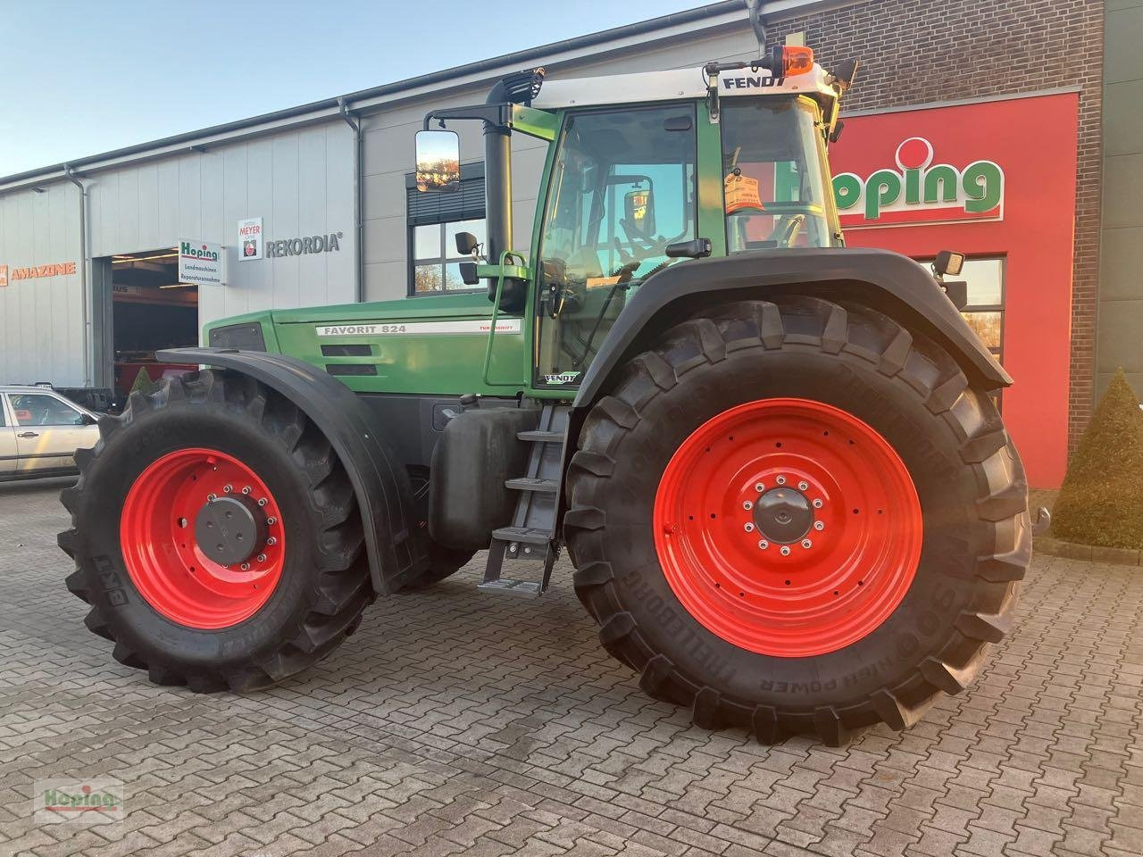 Fendt 824 - Máy cày: hình 2 Fendt 824 - Máy cày: hình 2