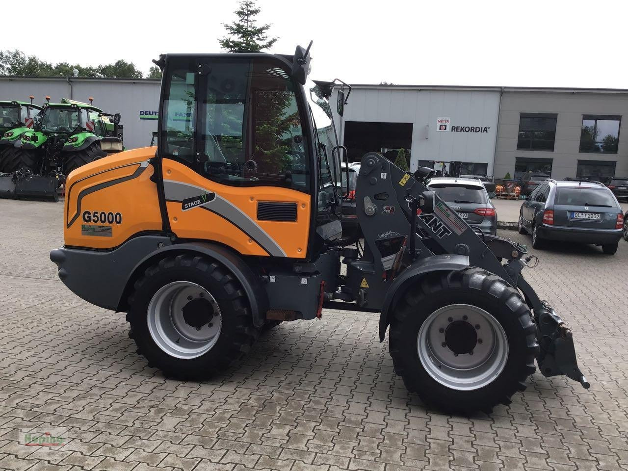 GiANT G5000 - Máy xúc lật bánh lốp: hình 4 GiANT G5000 - Máy xúc lật bánh lốp: hình 4