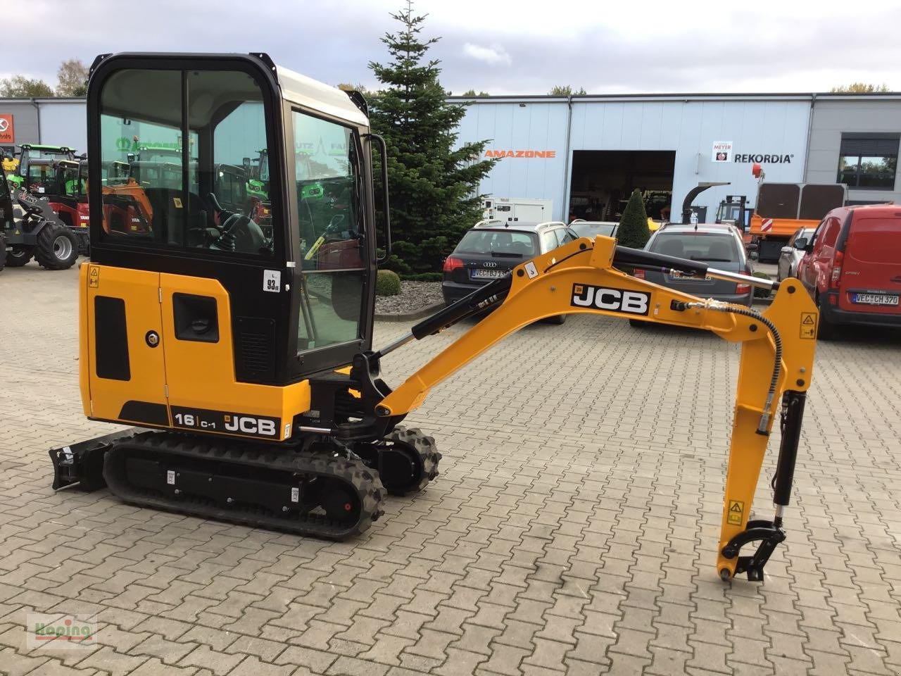 JCB 16C-1 - Máy xúc mini: hình 3 JCB 16C-1 - Máy xúc mini: hình 3