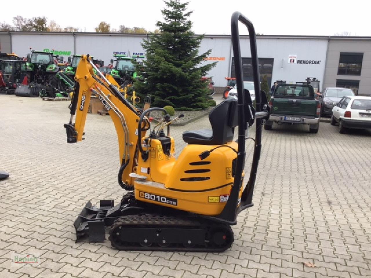 JCB 8010 CTS - Máy xúc mini: hình 4 JCB 8010 CTS - Máy xúc mini: hình 4