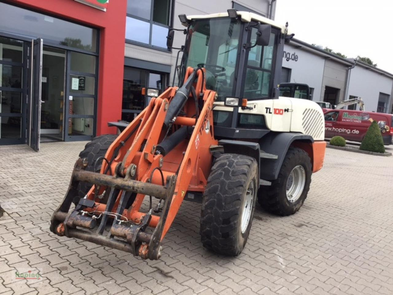 Terex TL100 - Máy xúc lật bánh lốp: hình 2 Terex TL100 - Máy xúc lật bánh lốp: hình 2