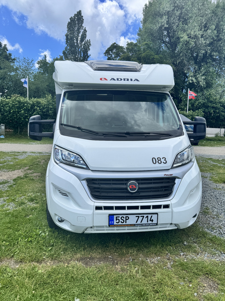 ADRIA Matrix 670 SL - Xe cắm trại bán tích hợp: hình 2 ADRIA Matrix 670 SL - Xe cắm trại bán tích hợp: hình 2