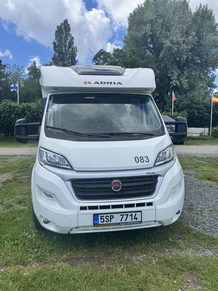 ADRIA Matrix 670 SL - Xe cắm trại bán tích hợp: hình 3 ADRIA Matrix 670 SL - Xe cắm trại bán tích hợp: hình 3