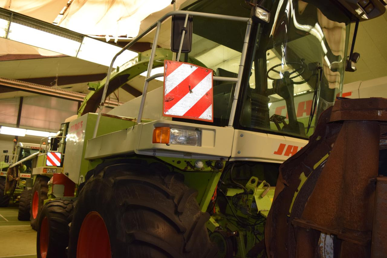 CLAAS Jaguar 860 - Máy gặt đập thức ăn gia súc: hình 3 CLAAS Jaguar 860 - Máy gặt đập thức ăn gia súc: hình 3