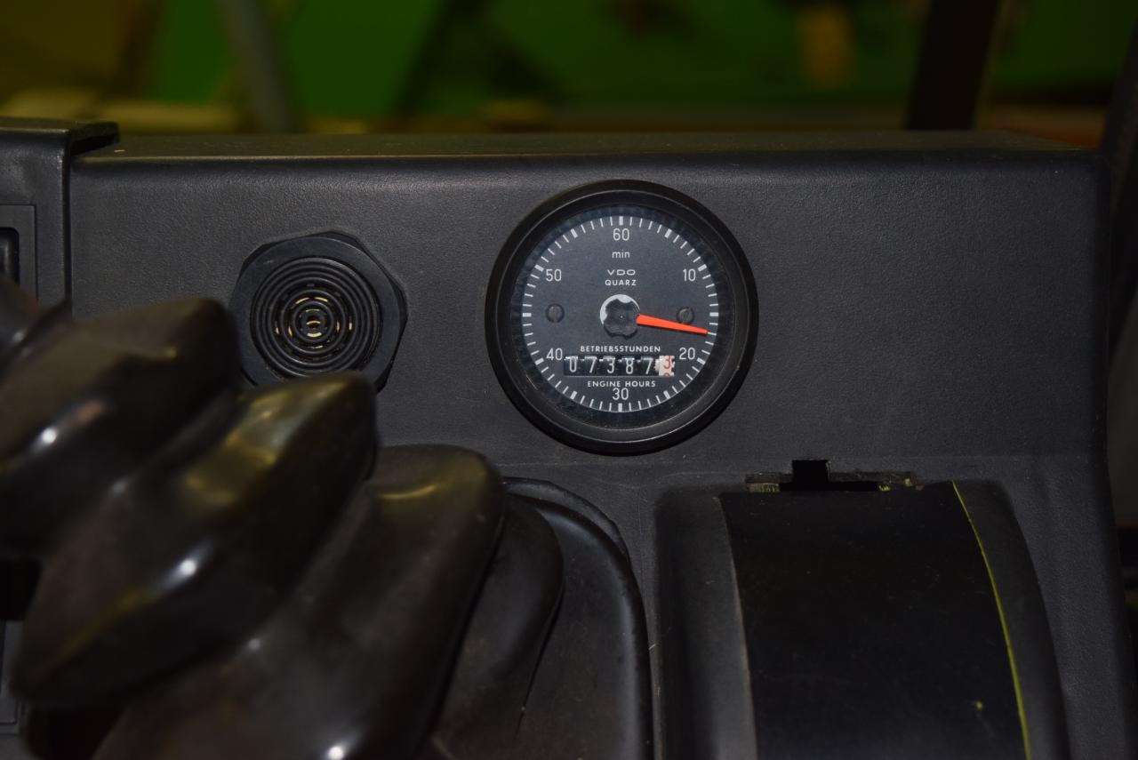 Máy gặt đập thức ăn gia súc CLAAS Jaguar 860: hình 10