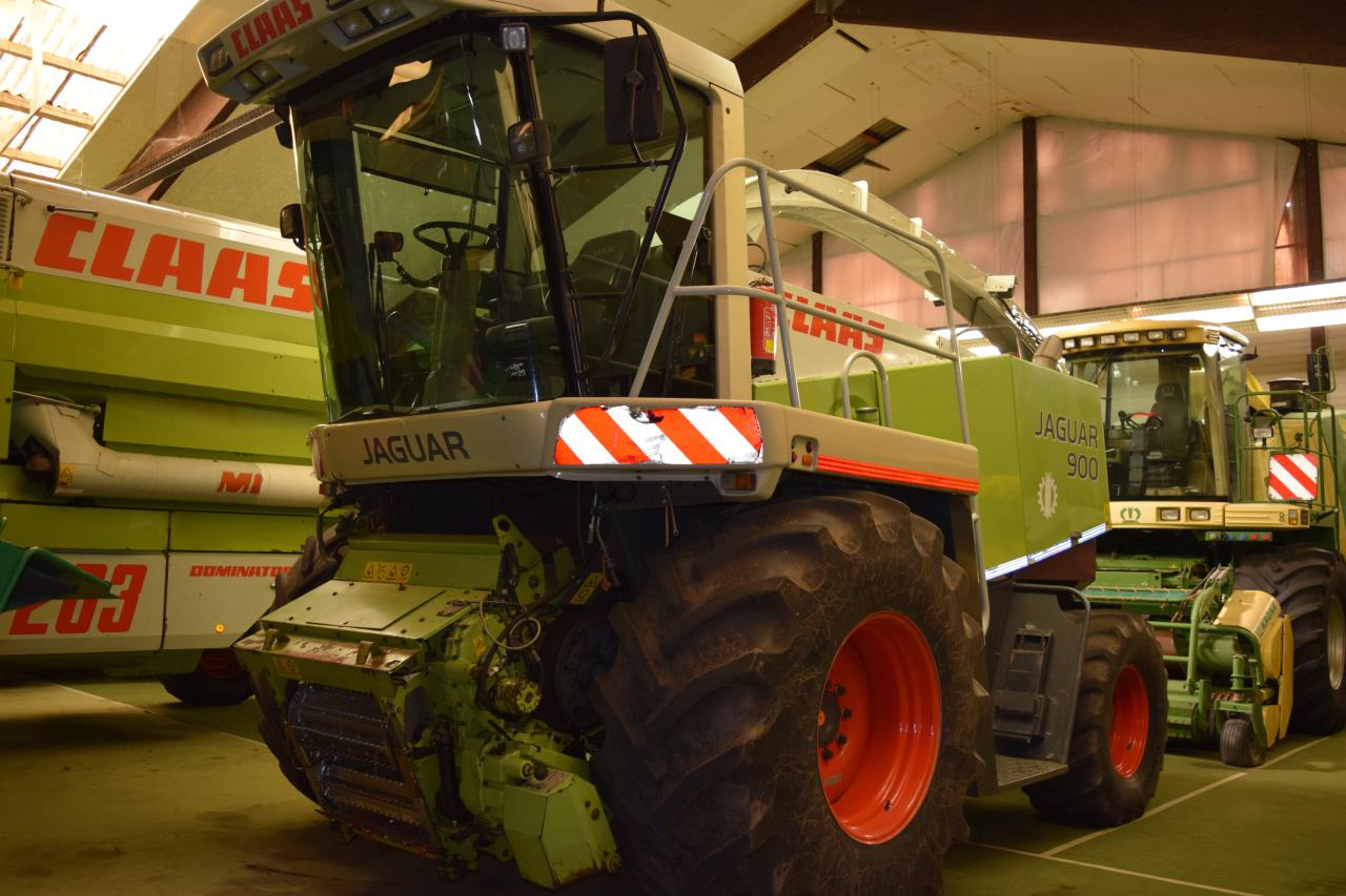CLAAS Jaguar 900 - Máy gặt đập thức ăn gia súc: hình 1 CLAAS Jaguar 900 - Máy gặt đập thức ăn gia súc: hình 1