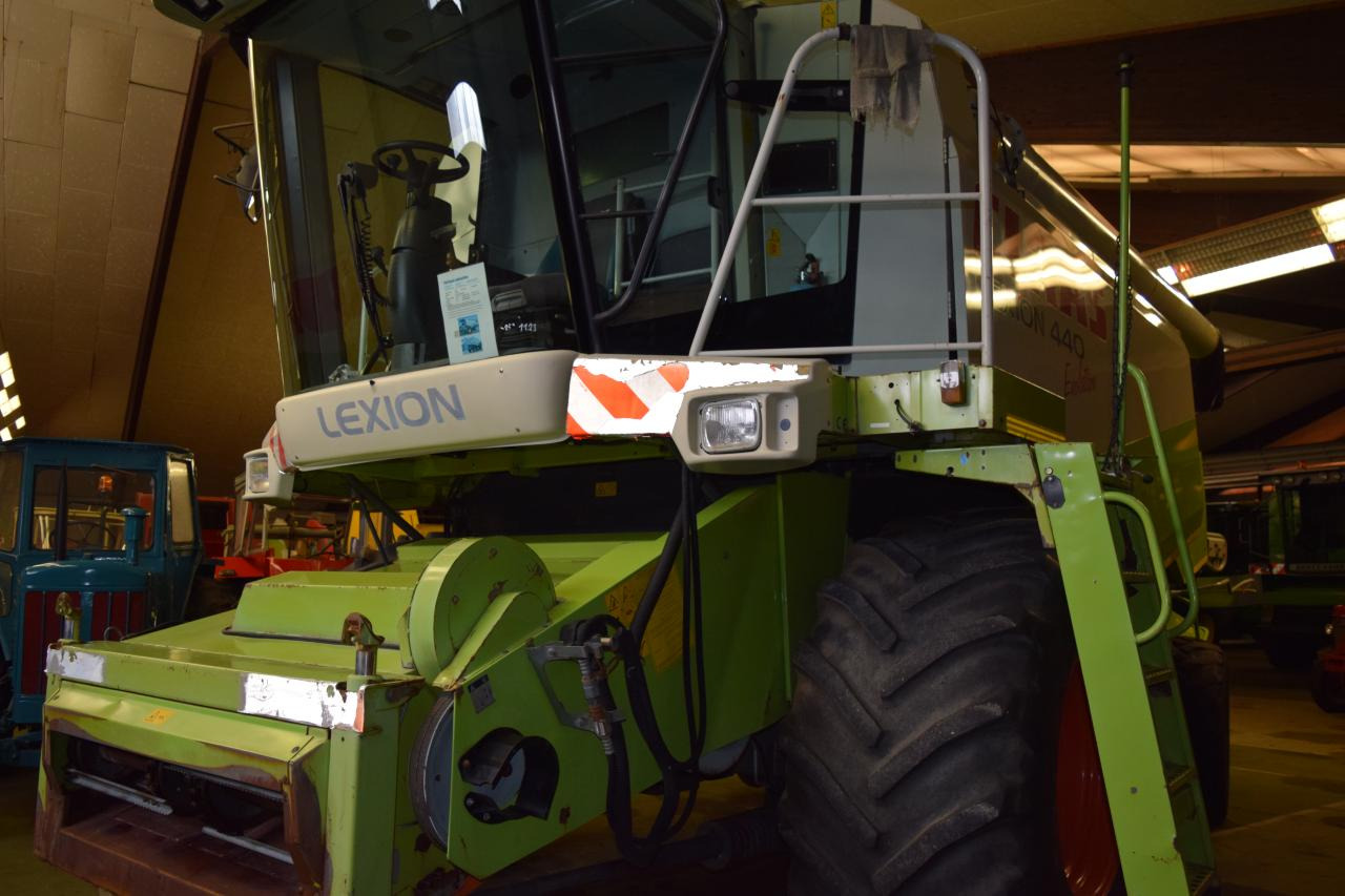 CLAAS Lexion 440 Evolution - Máy gặt đập: hình 2 CLAAS Lexion 440 Evolution - Máy gặt đập: hình 2