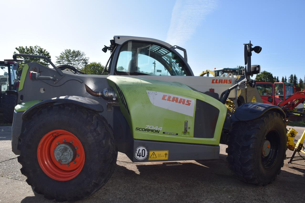 CLAAS SCORPION 7044 - Xe nhấc hình viễn vọng kính: hình 3 CLAAS SCORPION 7044 - Xe nhấc hình viễn vọng kính: hình 3