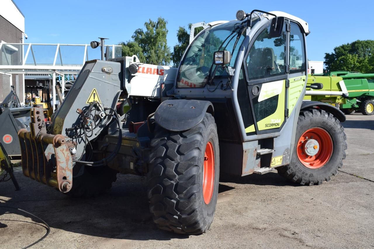 CLAAS SCORPION 7044 - Xe nhấc hình viễn vọng kính: hình 1 CLAAS SCORPION 7044 - Xe nhấc hình viễn vọng kính: hình 1