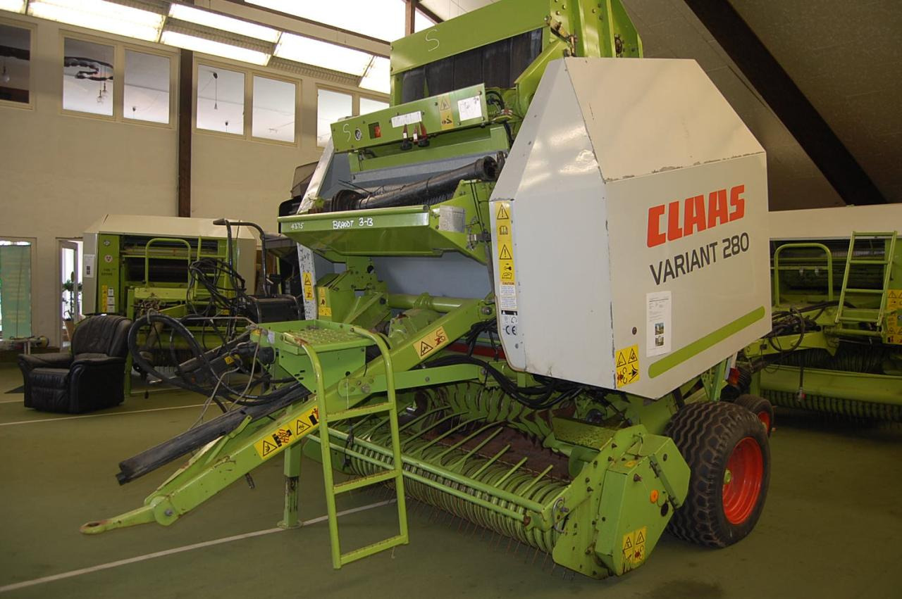 CLAAS Variant 280 - Máy đóng kiện tròn: hình 1 CLAAS Variant 280 - Máy đóng kiện tròn: hình 1