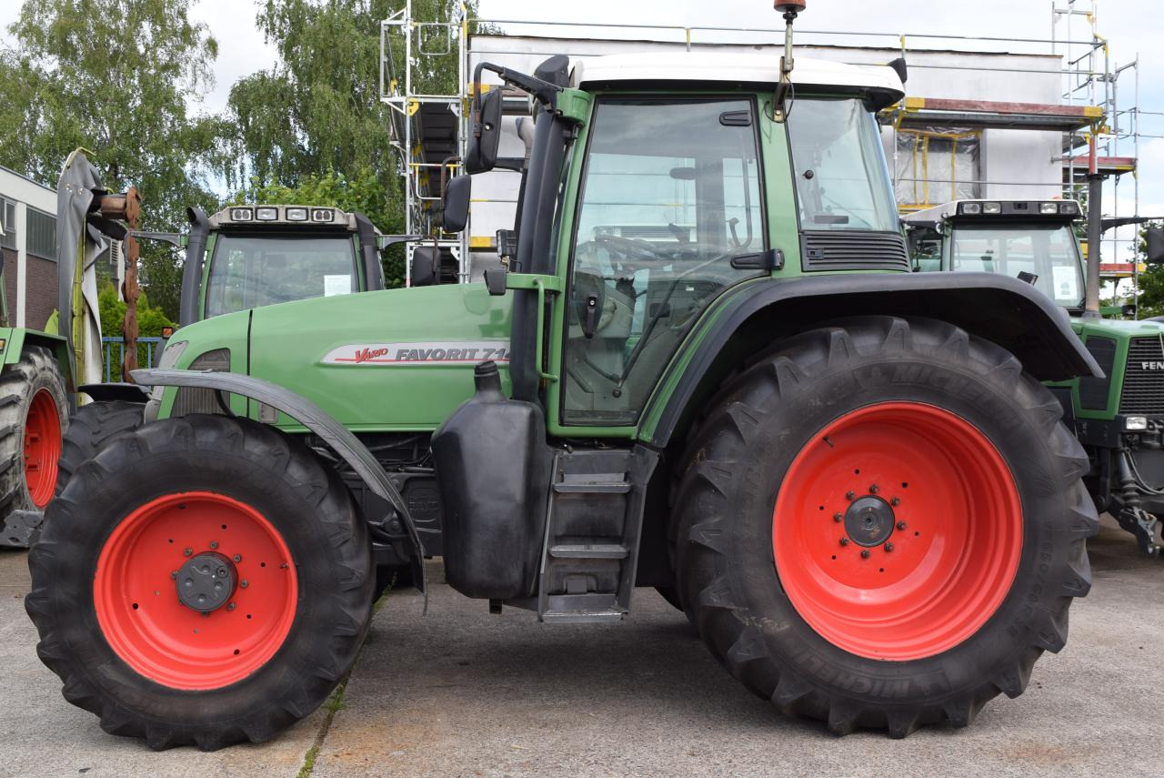 Fendt 714 Vario - Máy cày: hình 1 Fendt 714 Vario - Máy cày: hình 1