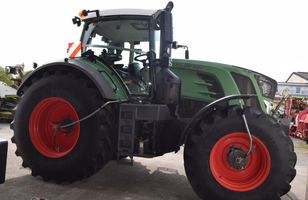 Fendt 826 Vario ProfiPlus, - Máy cày: hình 2 Fendt 826 Vario ProfiPlus, - Máy cày: hình 2