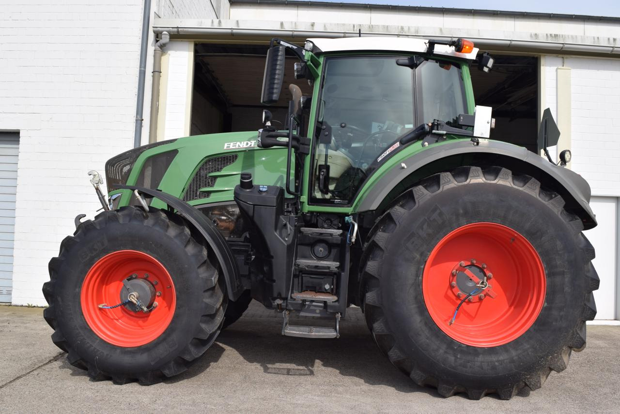 Fendt 826 Vario ProfiPlus, - Máy cày: hình 1 Fendt 826 Vario ProfiPlus, - Máy cày: hình 1