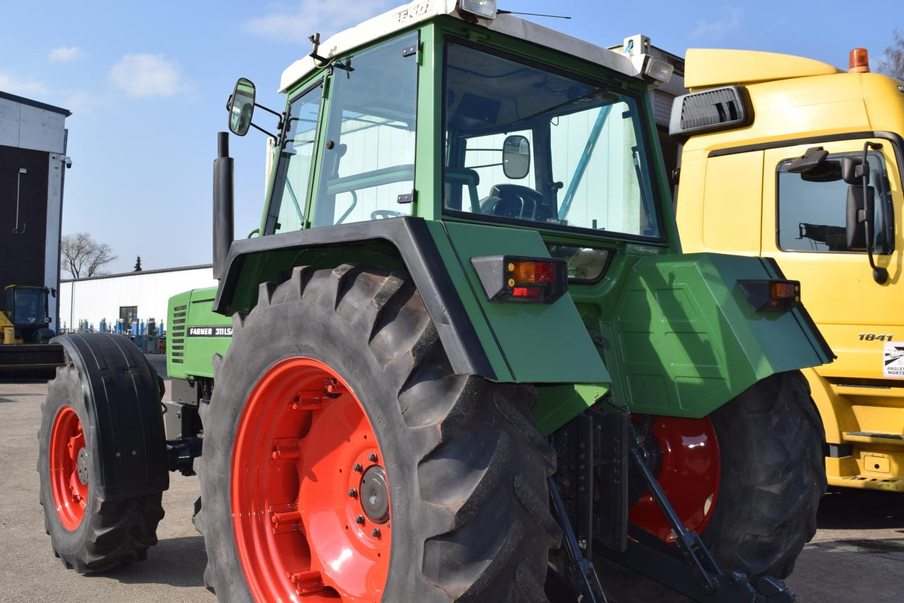 Fendt Farmer 311 LSA - Máy cày: hình 4 Fendt Farmer 311 LSA - Máy cày: hình 4