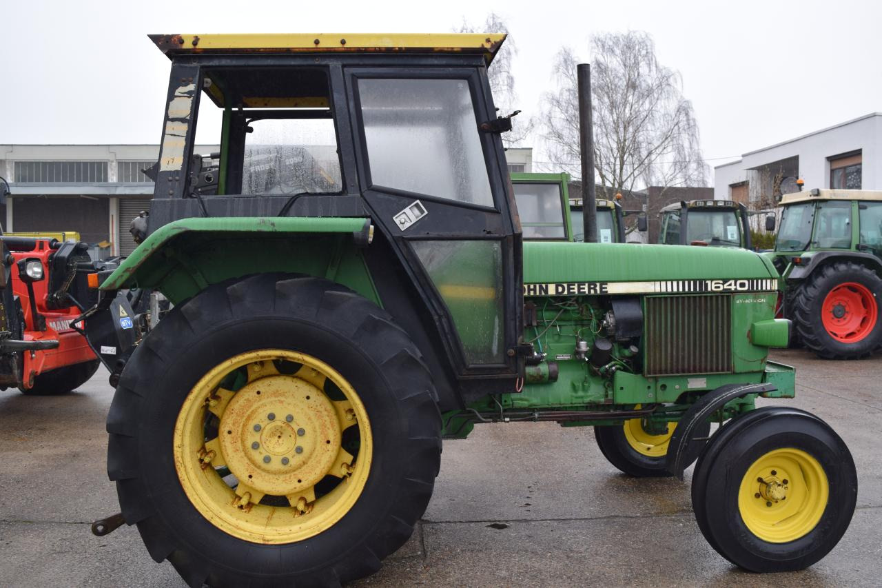 John Deere 1640 - Máy cày: hình 2 John Deere 1640 - Máy cày: hình 2