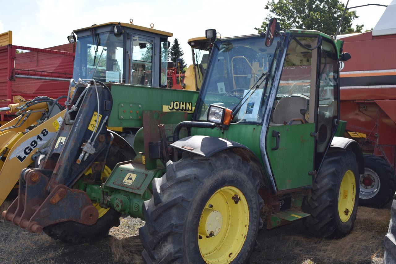 John Deere 3200 - Xe nhấc hình viễn vọng kính: hình 2 John Deere 3200 - Xe nhấc hình viễn vọng kính: hình 2