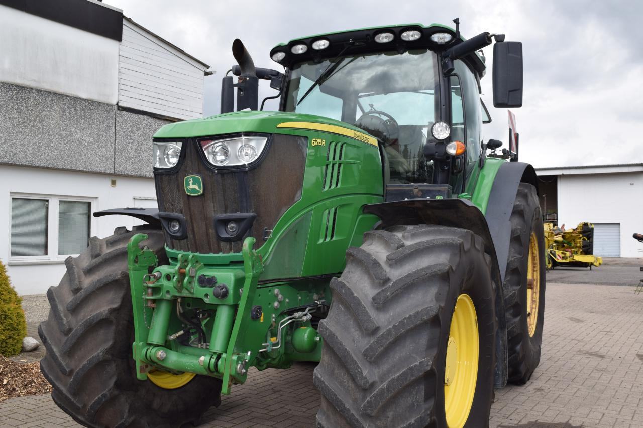 John Deere 6215 R - Máy cày: hình 4 John Deere 6215 R - Máy cày: hình 4