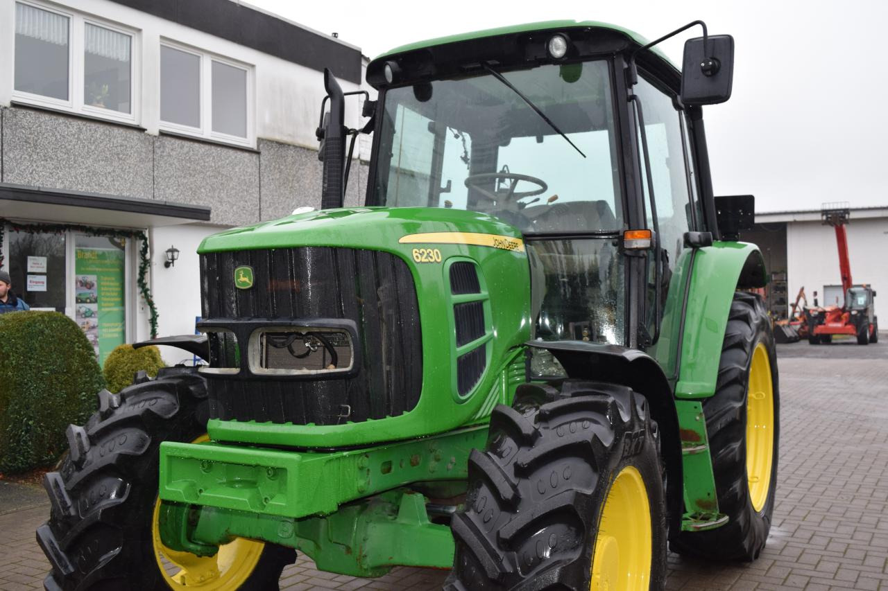 John Deere 6230 - Máy cày: hình 5 John Deere 6230 - Máy cày: hình 5