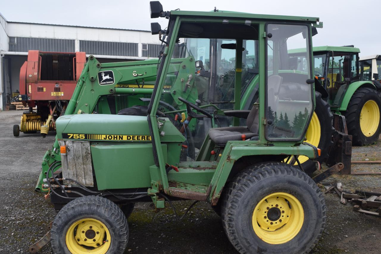 John Deere 755 - Máy cày: hình 2 John Deere 755 - Máy cày: hình 2