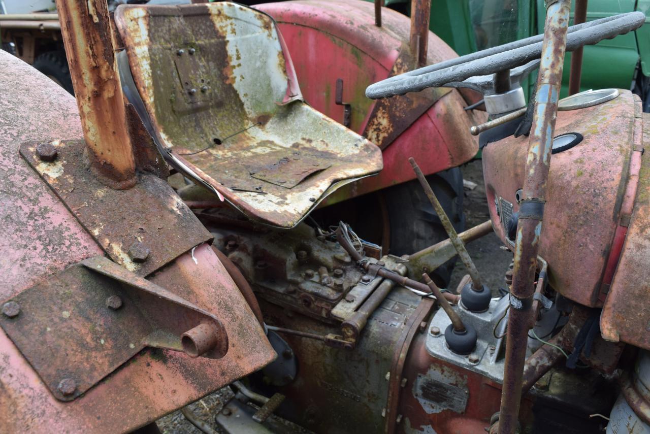 Massey Ferguson MF 35 - Máy cày: hình 4 Massey Ferguson MF 35 - Máy cày: hình 4